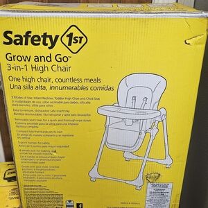 Safety 1st Grow and Go 3-in-1 High Chair